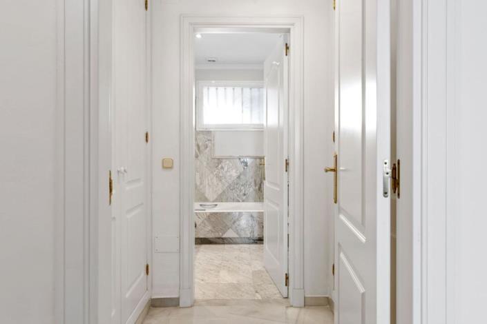 Image No.27-2 Bed Apartment for sale