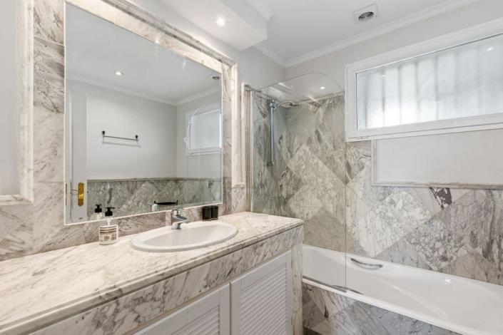 Image No.28-2 Bed Apartment for sale