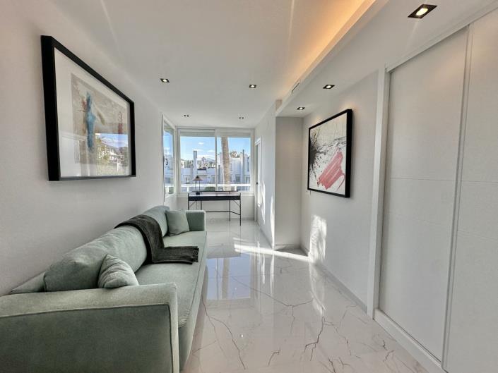 Image No.24-3 Bed Apartment for sale