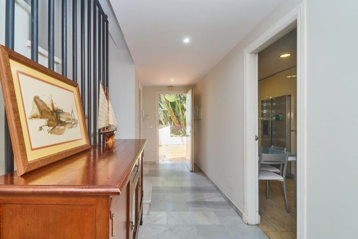 Image No.8-3 Bed Semi-Detached for sale