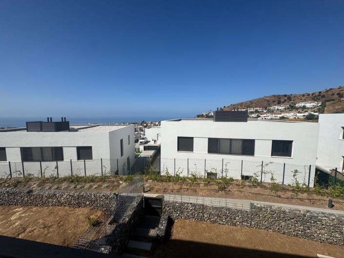 Image No.2-3 Bed Townhouse for sale