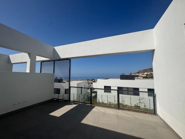 Image No.7-3 Bed Townhouse for sale