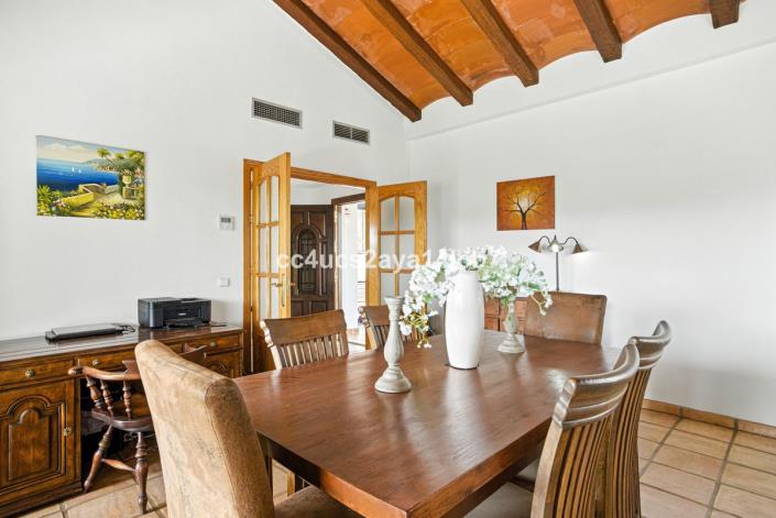 Image No.12-3 Bed Semi-Detached for sale