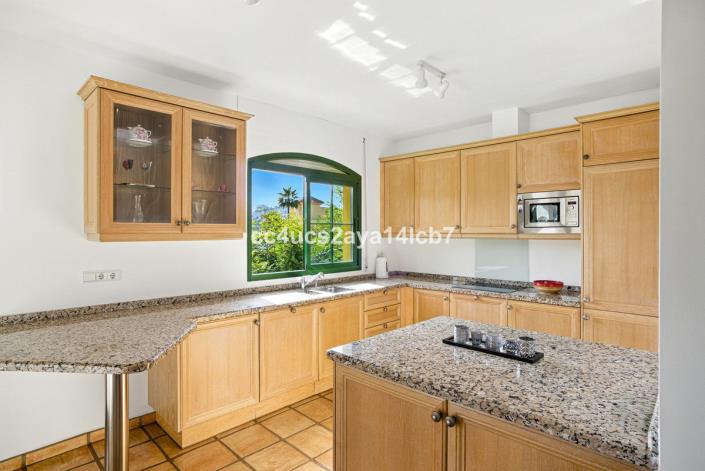 Image No.16-3 Bed Semi-Detached for sale