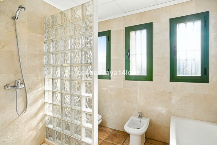 Image No.22-3 Bed Semi-Detached for sale