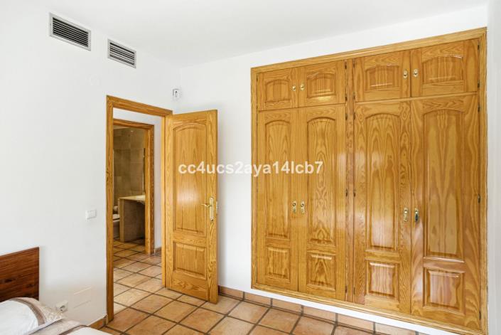 Image No.26-3 Bed Semi-Detached for sale