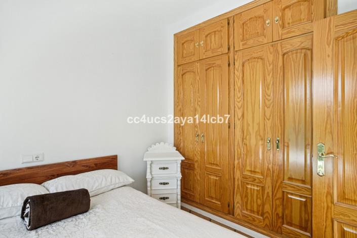 Image No.27-3 Bed Semi-Detached for sale