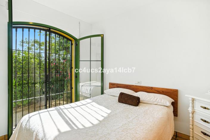 Image No.28-3 Bed Semi-Detached for sale