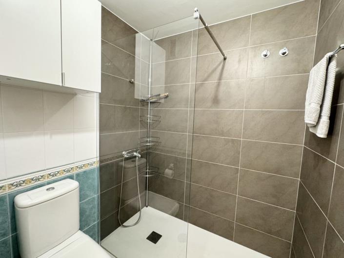 Image No.18-2 Bed Apartment for sale