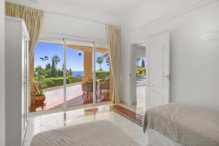 Image No.14-5 Bed Villa / Detached for sale