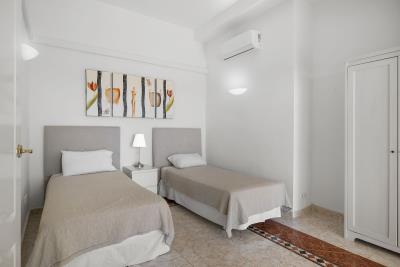 15-11d12f2f454f2f5e9b981fdd8b901d51