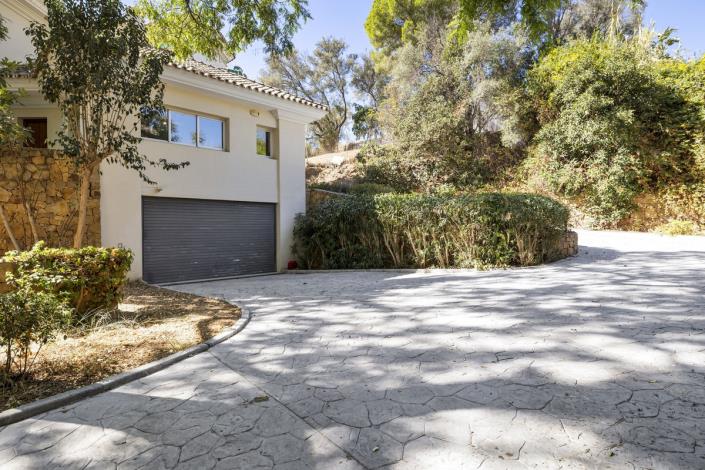 Image No.45-5 Bed Villa / Detached for sale