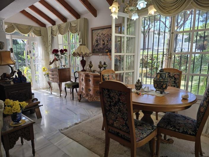 Image No.16-4 Bed Villa / Detached for sale