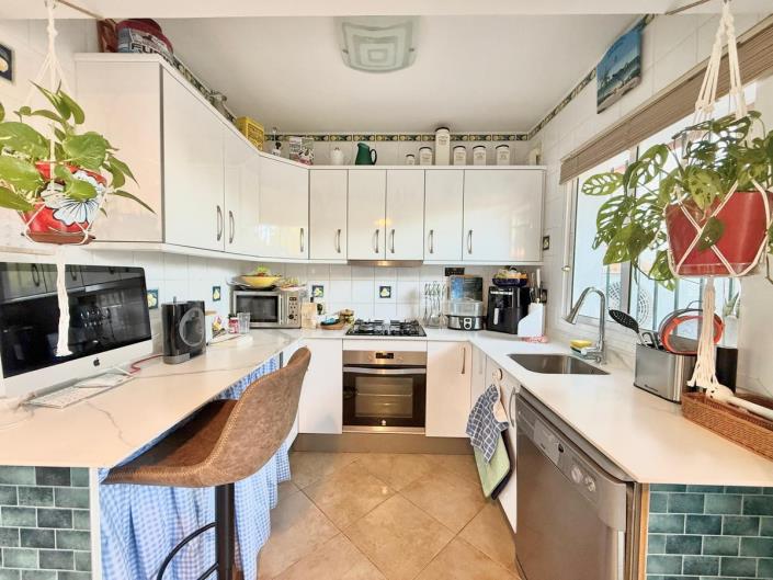 Image No.4-2 Bed Semi-Detached for sale