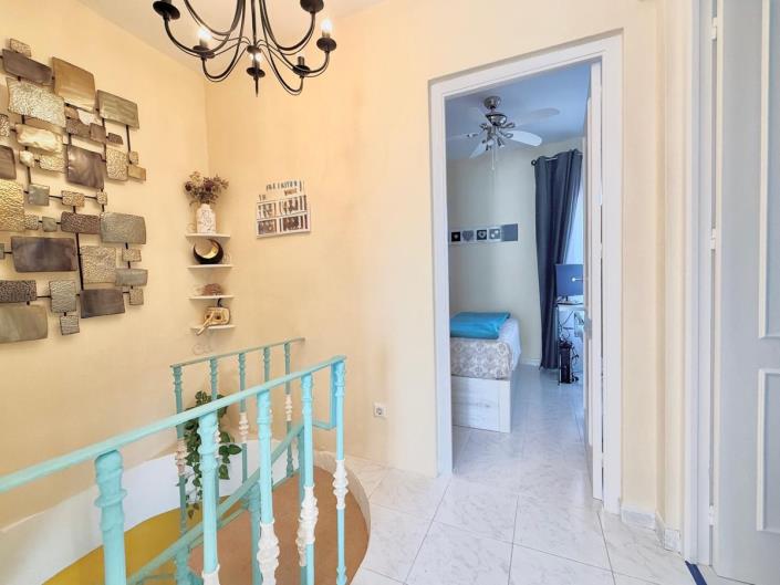 Image No.18-2 Bed Semi-Detached for sale