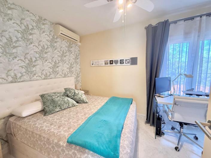 Image No.20-2 Bed Semi-Detached for sale