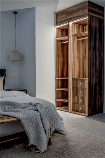 Image No.25-4 Bed Apartment for sale