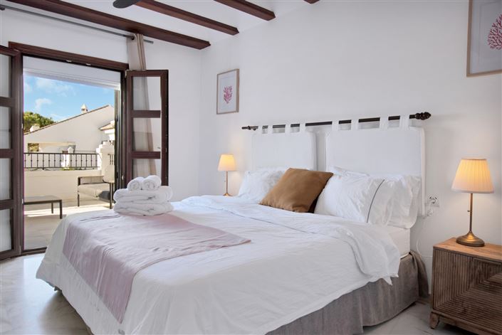 Image No.27-3 Bed Townhouse for sale