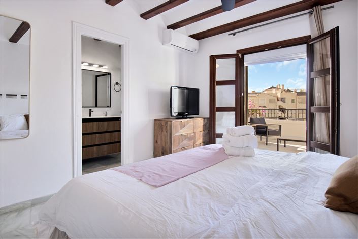 Image No.30-3 Bed Townhouse for sale