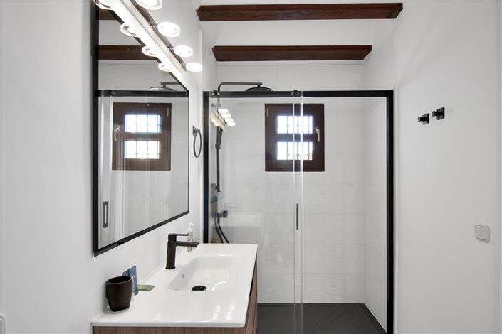 Image No.35-3 Bed Townhouse for sale