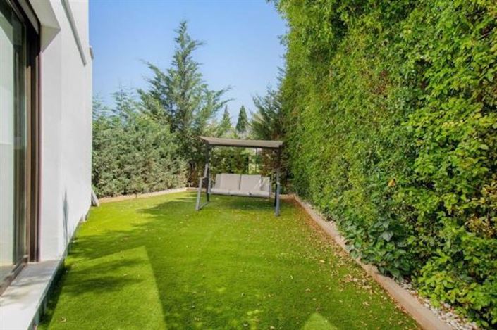 Image No.11-3 Bed House for sale