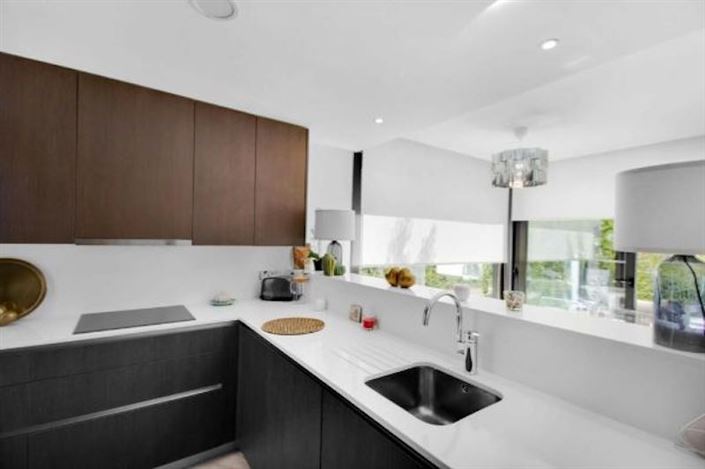 Image No.13-3 Bed House for sale