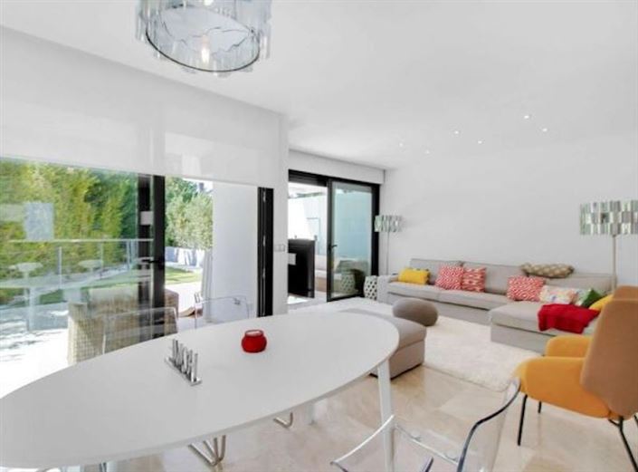 Image No.8-3 Bed House for sale