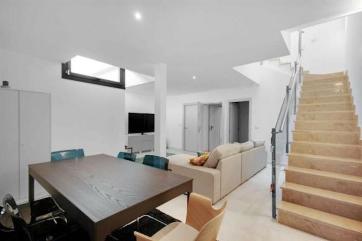 Image No.9-3 Bed House for sale