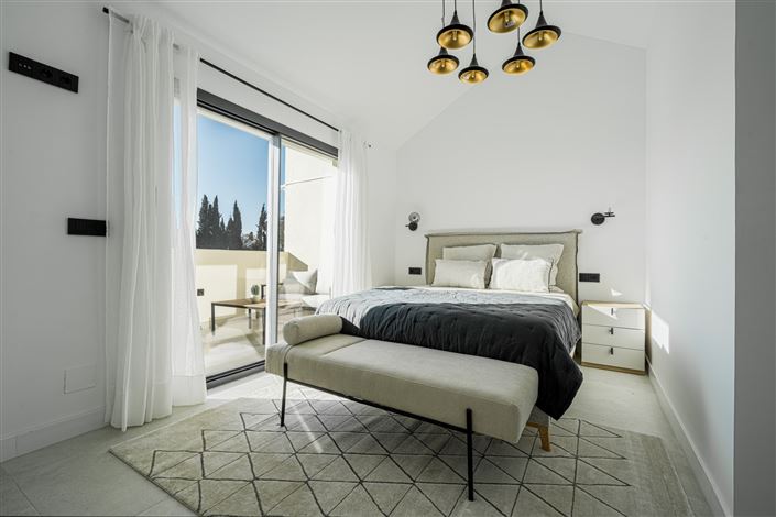 Image No.14-3 Bed Property for sale