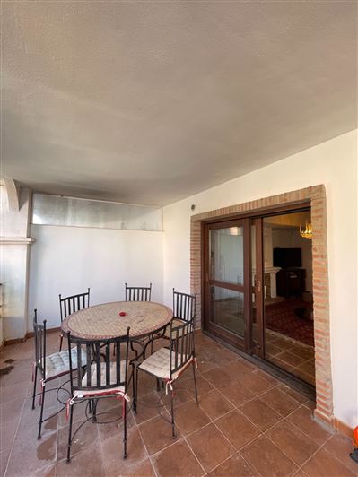 Image No.17-4 Bed House for sale