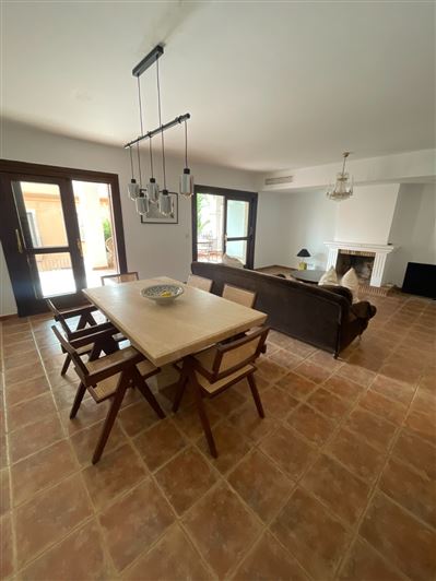 Image No.5-4 Bed House for sale