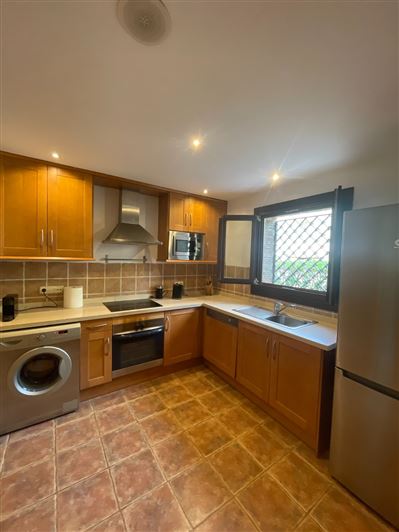 Image No.6-4 Bed House for sale