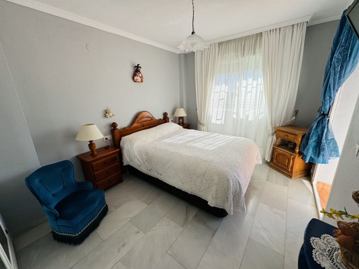 Image No.14-3 Bed Townhouse for sale