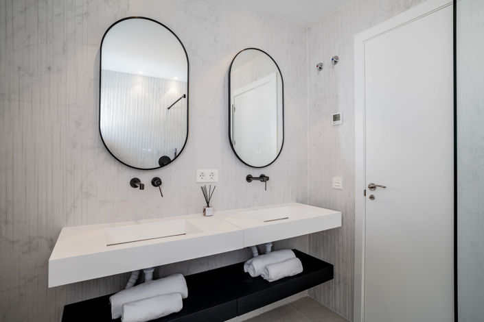 Image No.28-4 Bed Property for sale