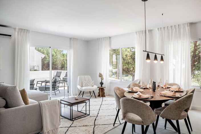 Image No.4-4 Bed Property for sale