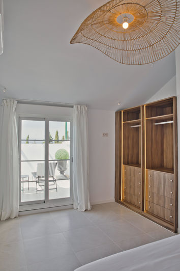 Image No.14-3 Bed Apartment for sale