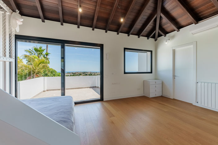 Image No.15-5 Bed Villa for sale