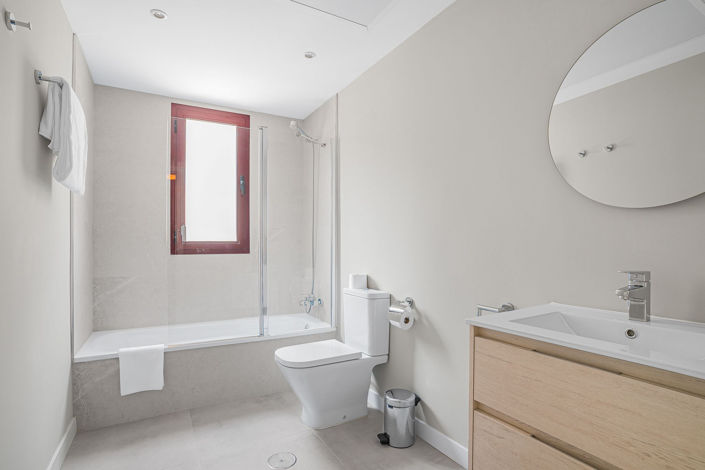 Image No.20-3 Bed Property for sale