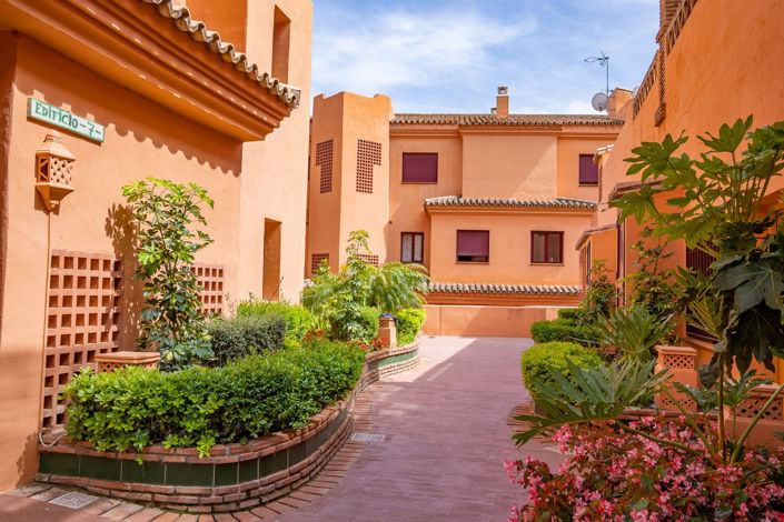 Image No.27-3 Bed Property for sale