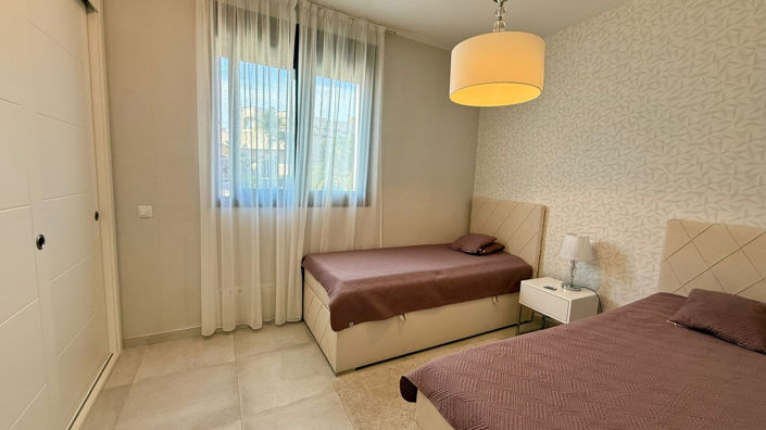 Image No.12-2 Bed Property for sale