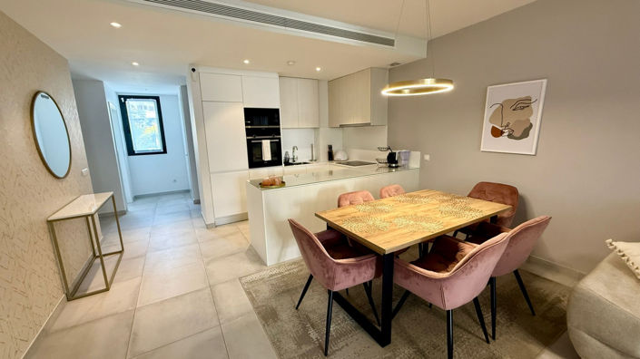 Image No.4-2 Bed Property for sale