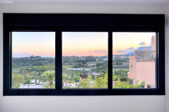 Image No.24-4 Bed Townhouse for sale