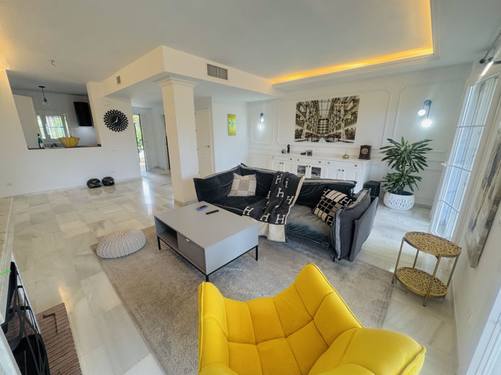 Image No.1-4 Bed Townhouse for sale