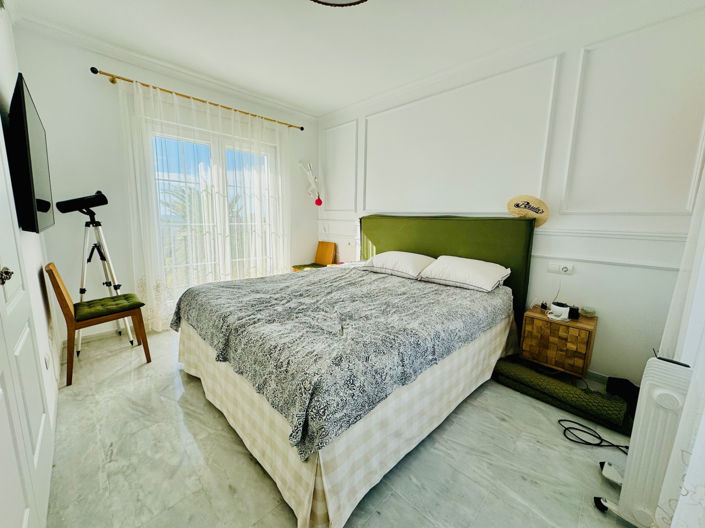 Image No.22-4 Bed Townhouse for sale