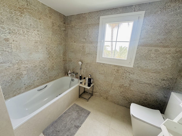 Image No.45-4 Bed Townhouse for sale