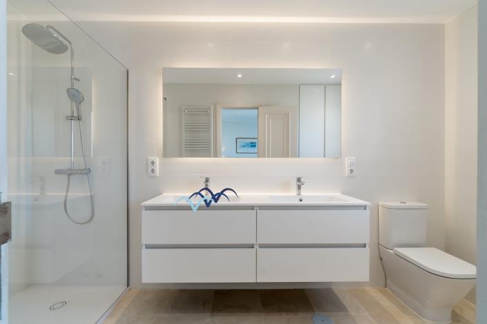 Image No.15-2 Bed Semi-Detached for sale