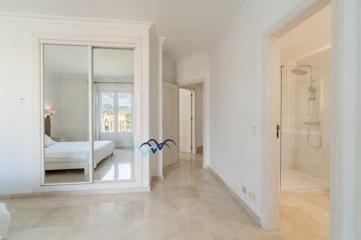 Image No.19-2 Bed Semi-Detached for sale