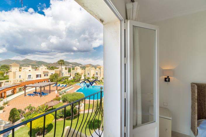 Image No.20-2 Bed Semi-Detached for sale