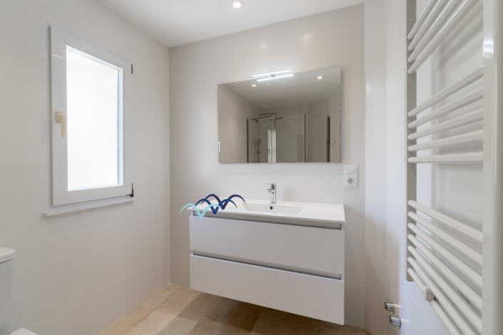 Image No.22-2 Bed Semi-Detached for sale