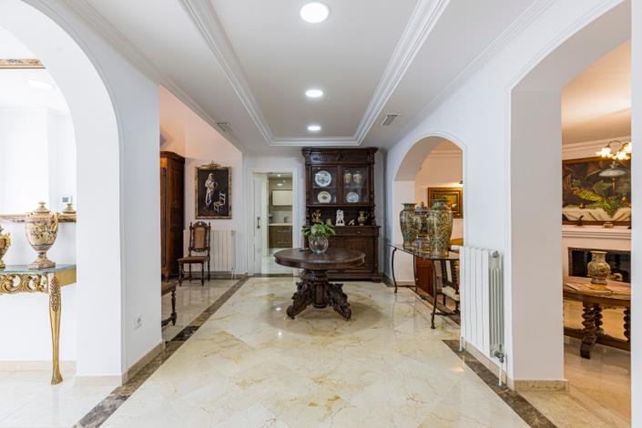 Image No.19-5 Bed Villa / Detached for sale